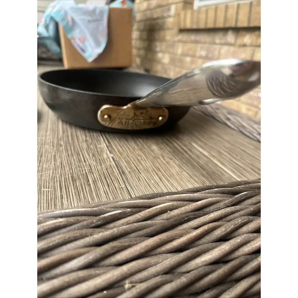 All-Clad HA1 Hard Anodized Nonstick 8 Inch Fry Pan Skillet Black. Lid Too